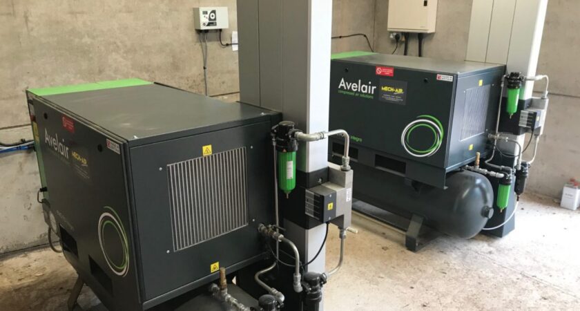 Air compressors for dairy robotics – clean air